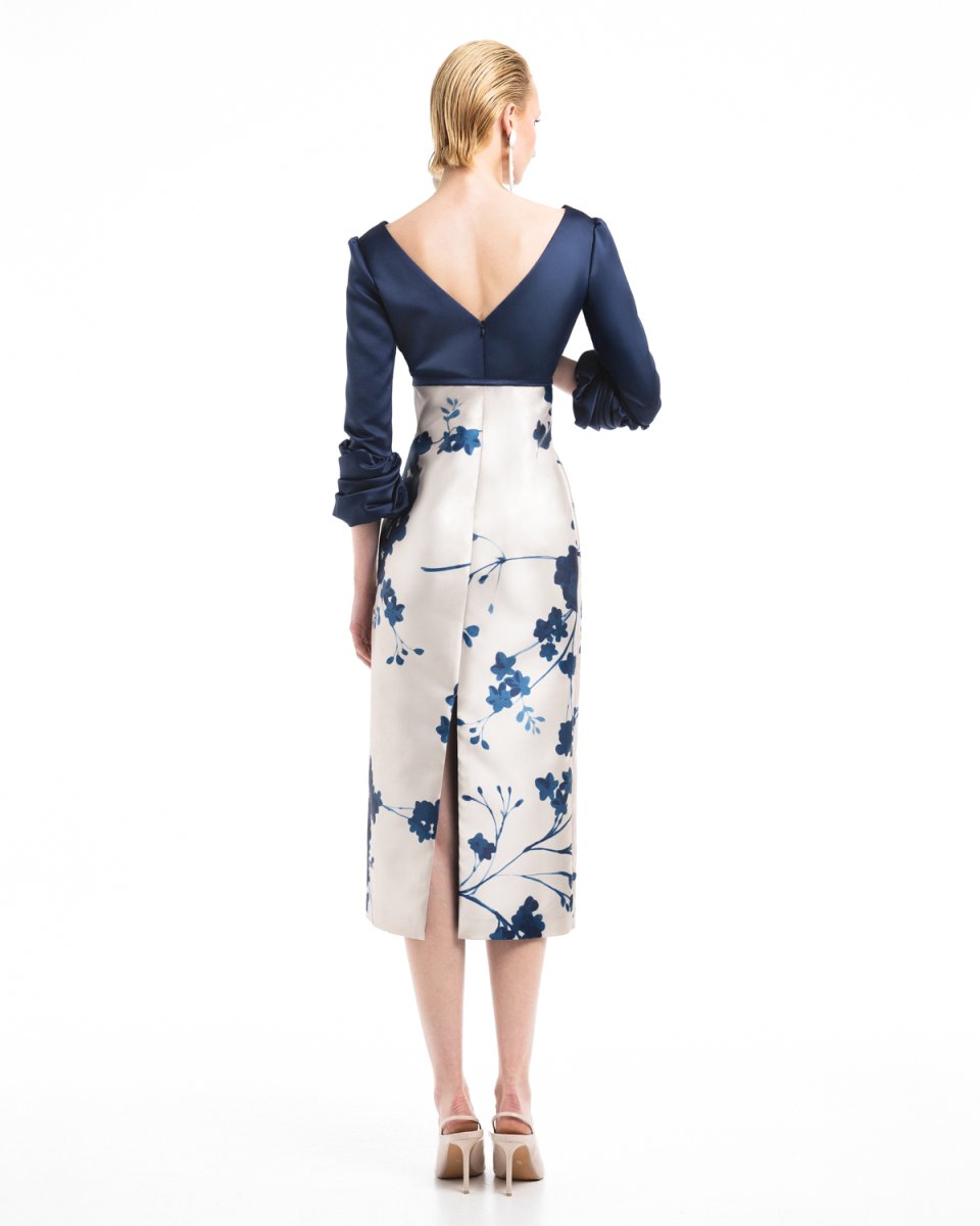 Vestido estampado azul klein para invitada muy especial de boda - Imagen 3