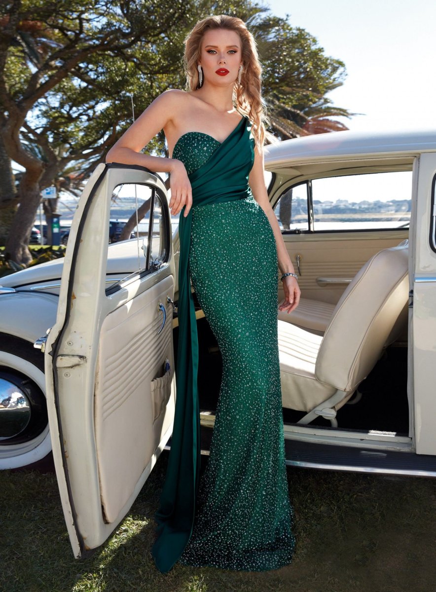 Vestido de invitada con manga asimétrica. - Imagen 2