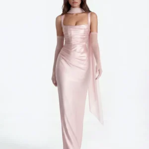Vestido largo satinado con escote cuadrado