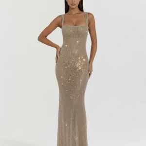 Vestido largo brillante con escote cuadrado