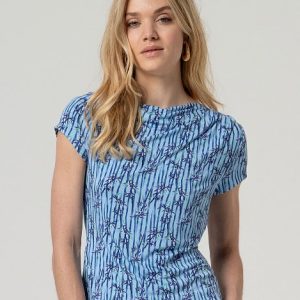 Camiseta estampada ramitas