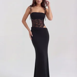 Vestido largo con encaje y tirantes finos