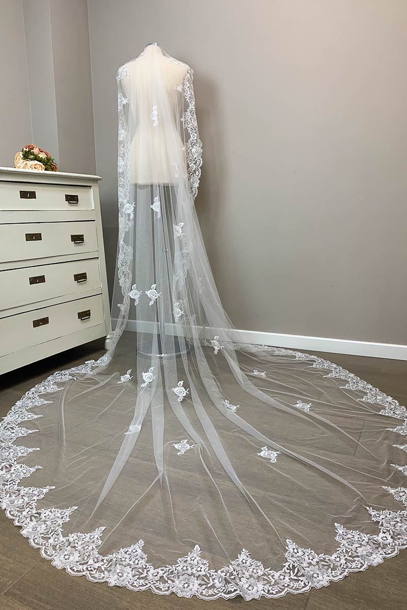 Mantilla bordada con Aplicaciones - Imagen 3