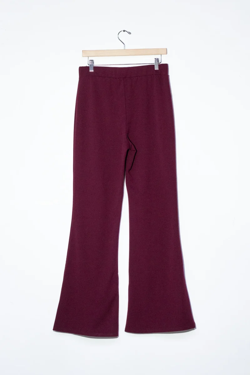 Pantalón Curvy Vestir Campana Tinto Pliegues Estilizan Pierna - Imagen 9