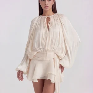 Vestido corto fluido con manga abullonada