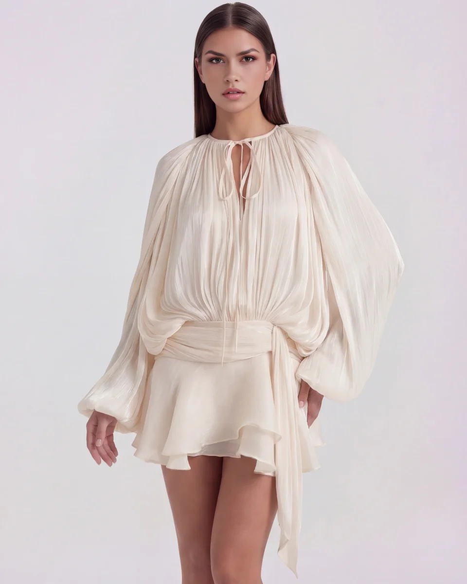 Vestido corto fluido con manga abullonada