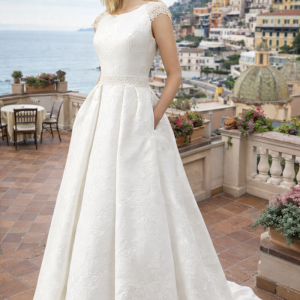 Vestido de Novia corte princesa de Brocado.