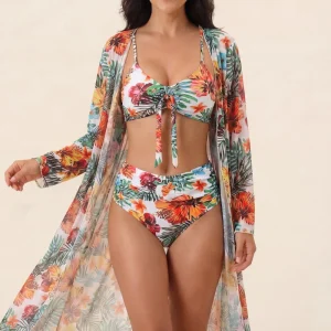 Conjunto bikini tropical con kimono fluido