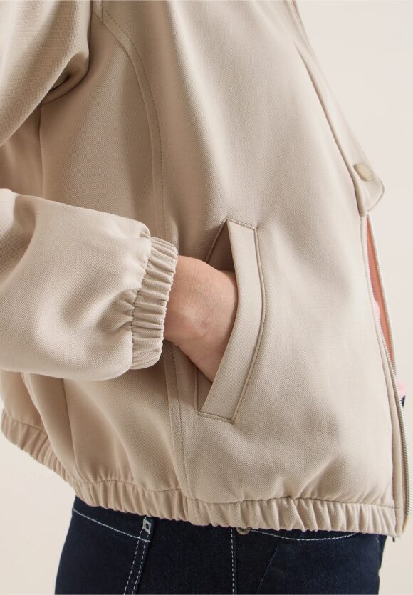 Chaqueta corta beige - Imagen 4