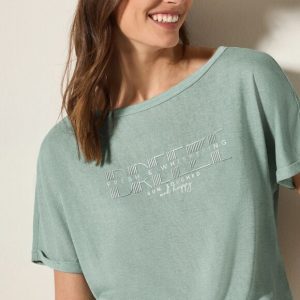 Camiseta letras verde salvia