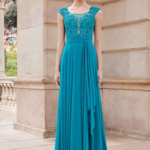Vestido largo de invitada en tul bordado y gasa.