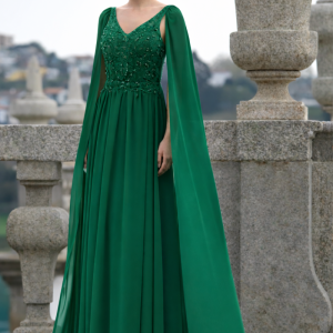 Vestido largo especial invitada en color verde.