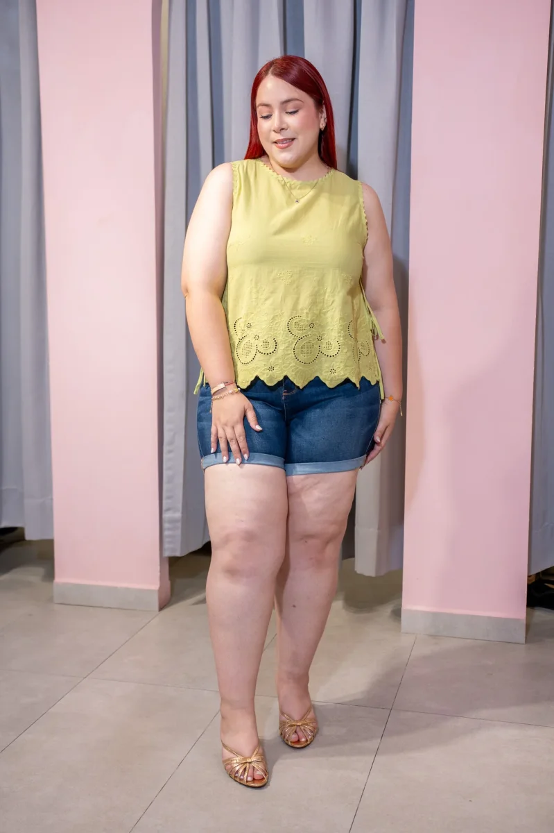 Blusa Curvy Sin Manga, Bordado Escote Redondo Verde Limon - Imagen 6
