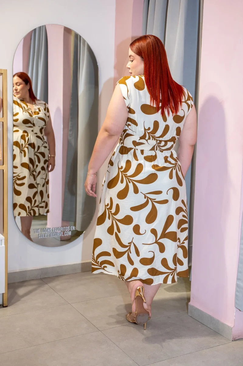 Vestido Camisero Estampado Curvy Café - Imagen 4