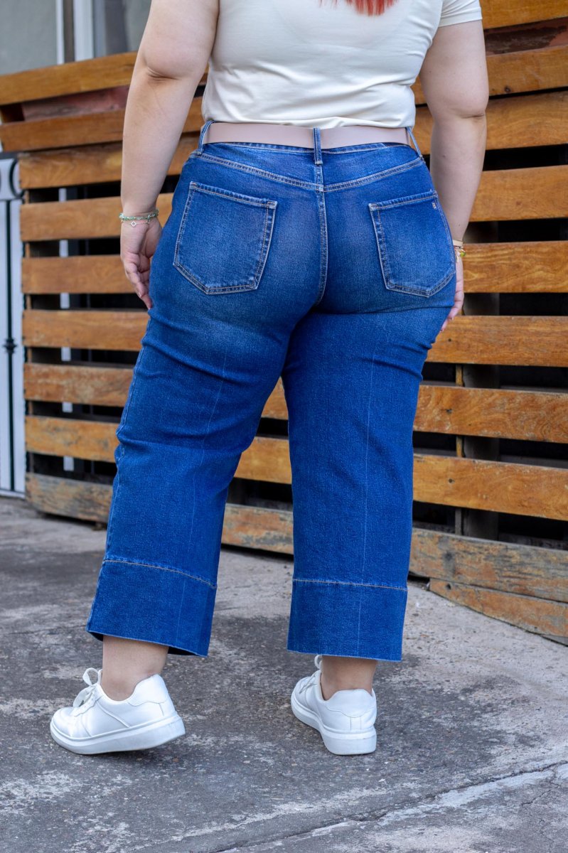 Jeans Crop Liso Curvy Oscuro - Imagen 8