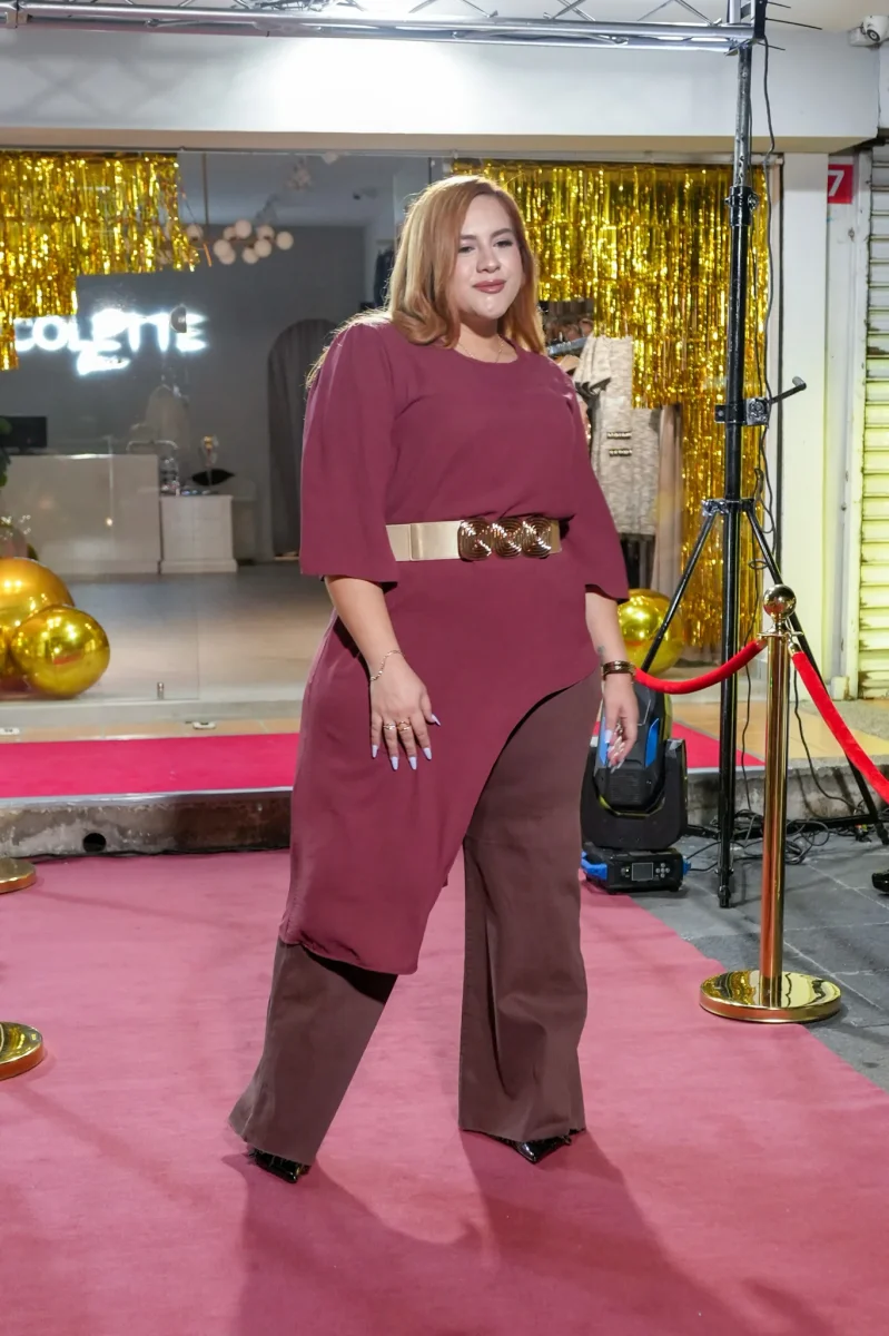 Blusa Curvy Asimétrica Lisa Femenina Statement Versátil - Imagen 2