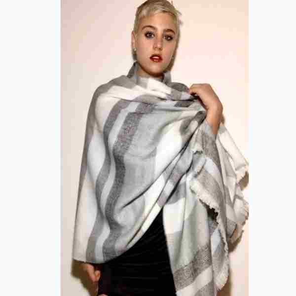 BUFANDÓN XXL PLUS FA. Winternew. Line. Grey. 21 - Imagen 3