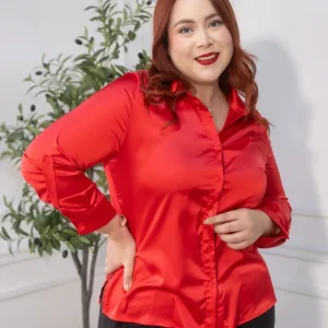Camisa Curvy Satín Manga 3/4 Lisa Roja Brillo Sutil Statement