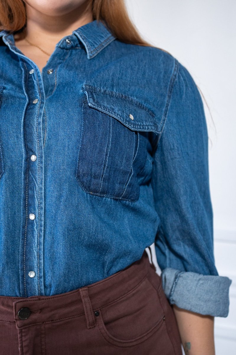 Camisa Curvy Lisa Denim con Bolsa Mezclilla Versátil Atemporal - Imagen 6
