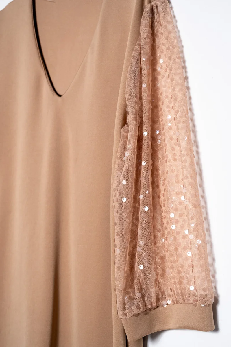 Vestido Curvy Detalle Lentejuela en Manga Beige Statement - Imagen 6