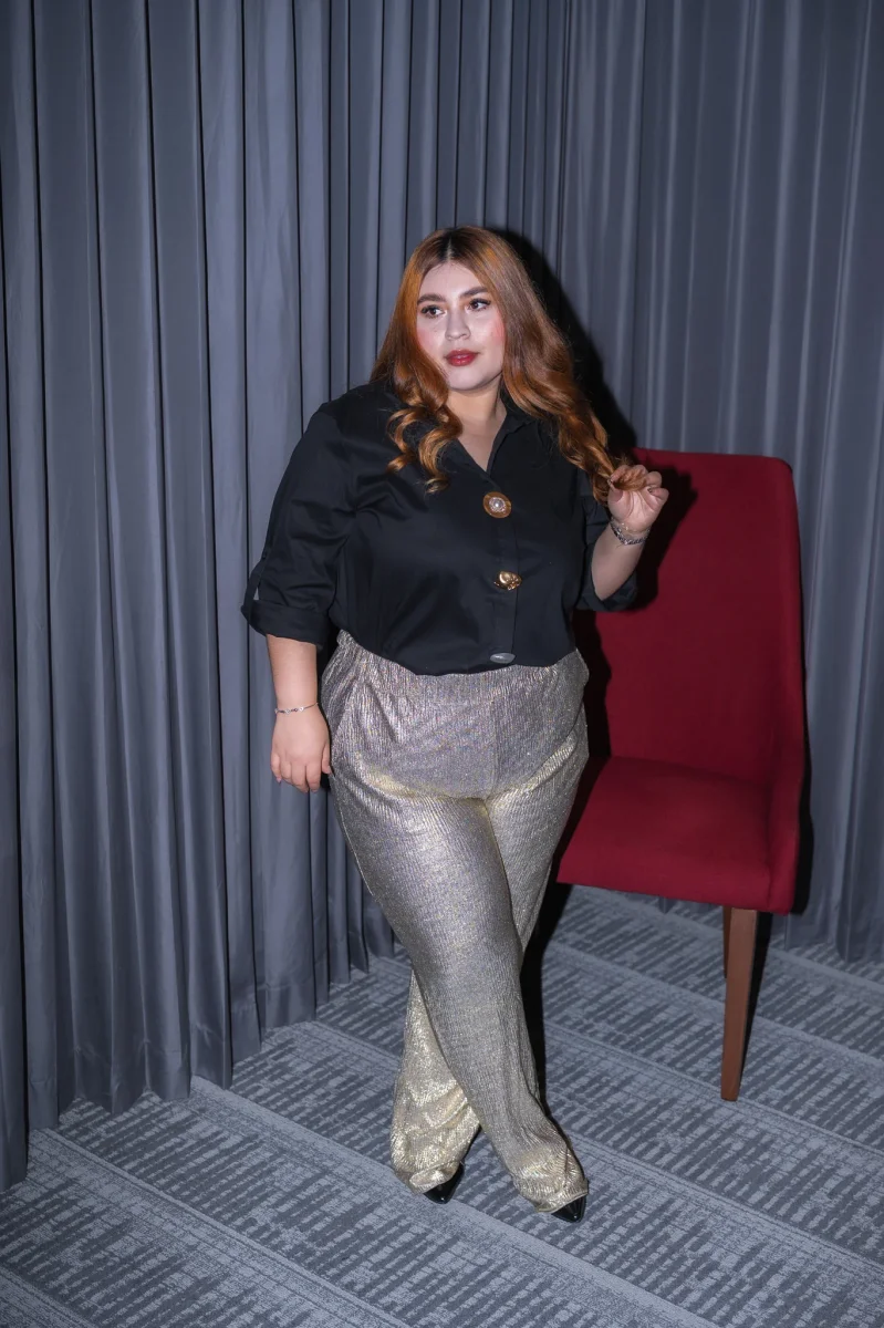 Pantalón Curvy Metálico Dorado Canalado Stretch Statement - Imagen 5