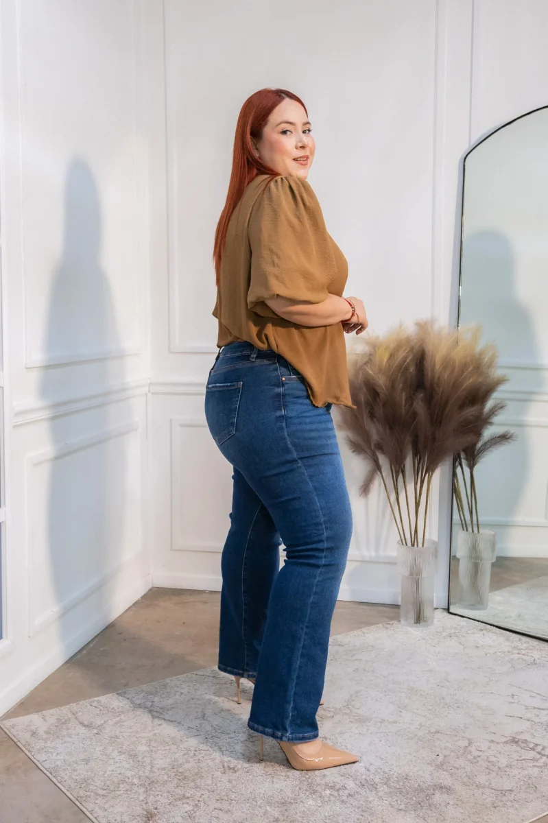 Jeans Cropped Curvy Recto Liso Oscuro - Imagen 5