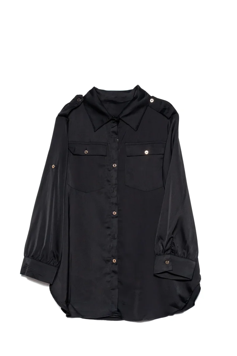 Camisa Curvy Satín con Bolsas Negras Brillo Sutil Versátil - Imagen 4