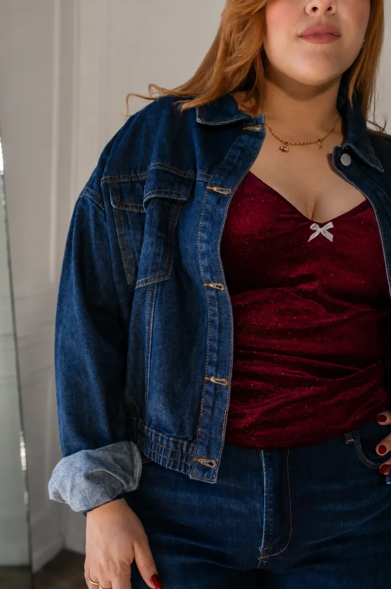 Blusa Tirantes Curvy Brillo Tinta Elegante - Imagen 2
