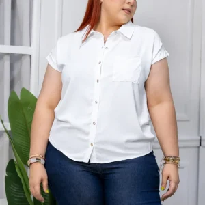 Camisa Curvy Ivory Manga Corta Tela Fresca Ligera Verano