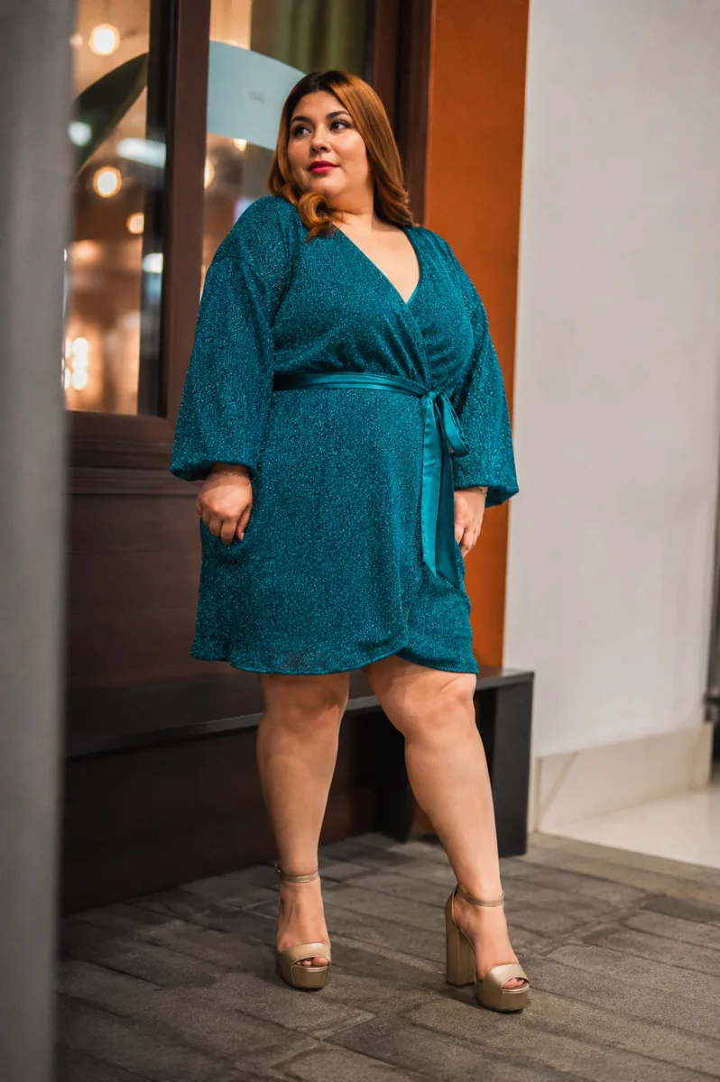 Vestido Curvy Lentejuela Cruzado Brillos Azul Statement Gala - Imagen 2