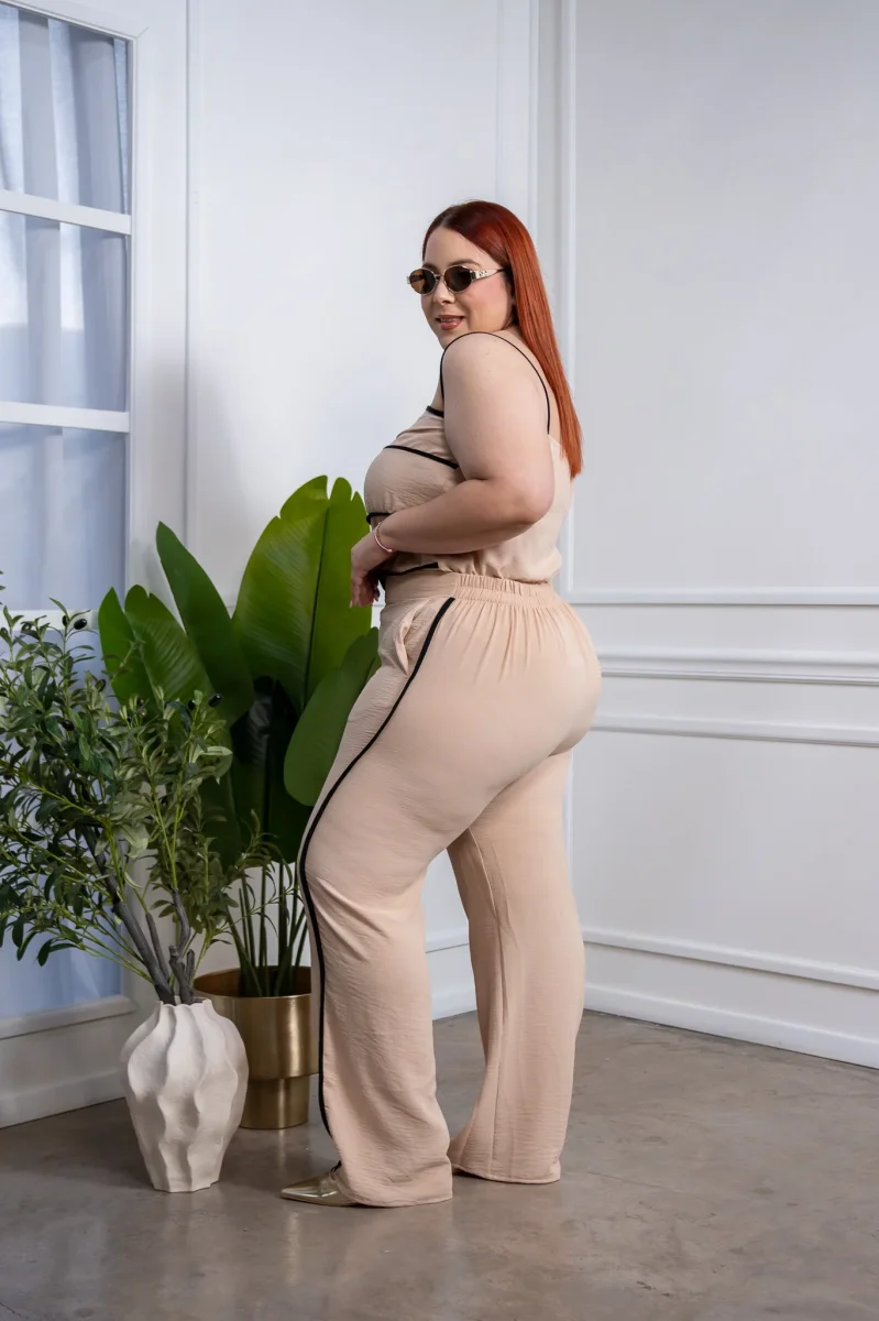 Set Curvy Pantalón y Blusa Líneas Beige Look Profesional - Imagen 4