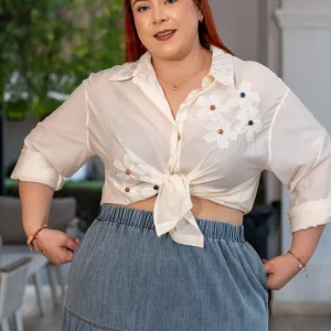 Camisa Floral Bordada Beige | Talla Extra Plus Size