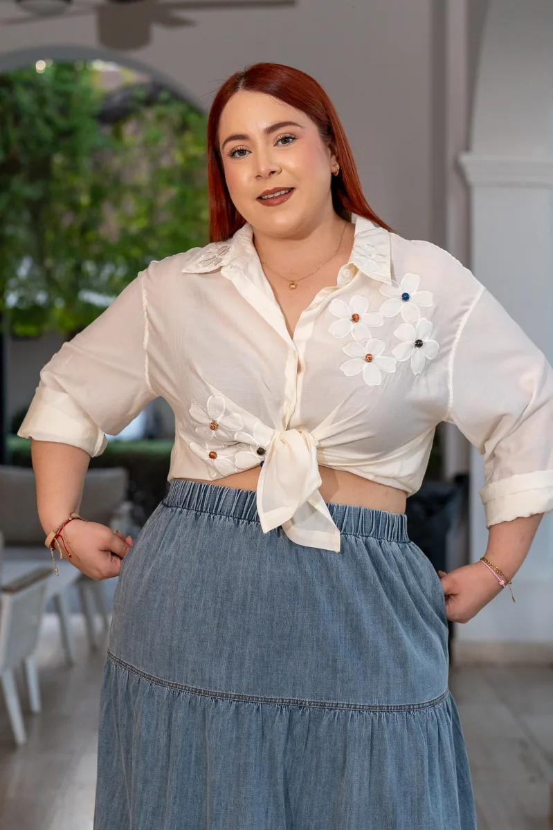 Camisa Floral Bordada Beige | Talla Extra Plus Size