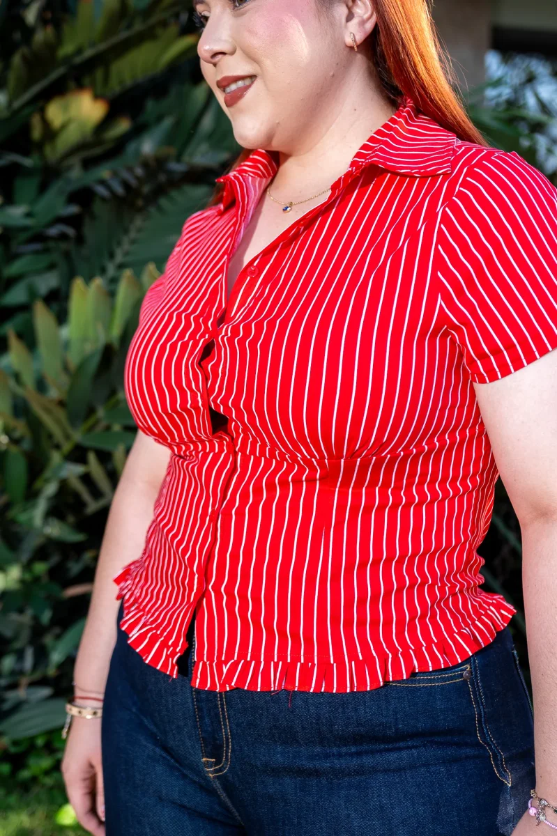 Camisa Curvy Rayas con Elástico Atrás Look Oficina Chic - Imagen 9