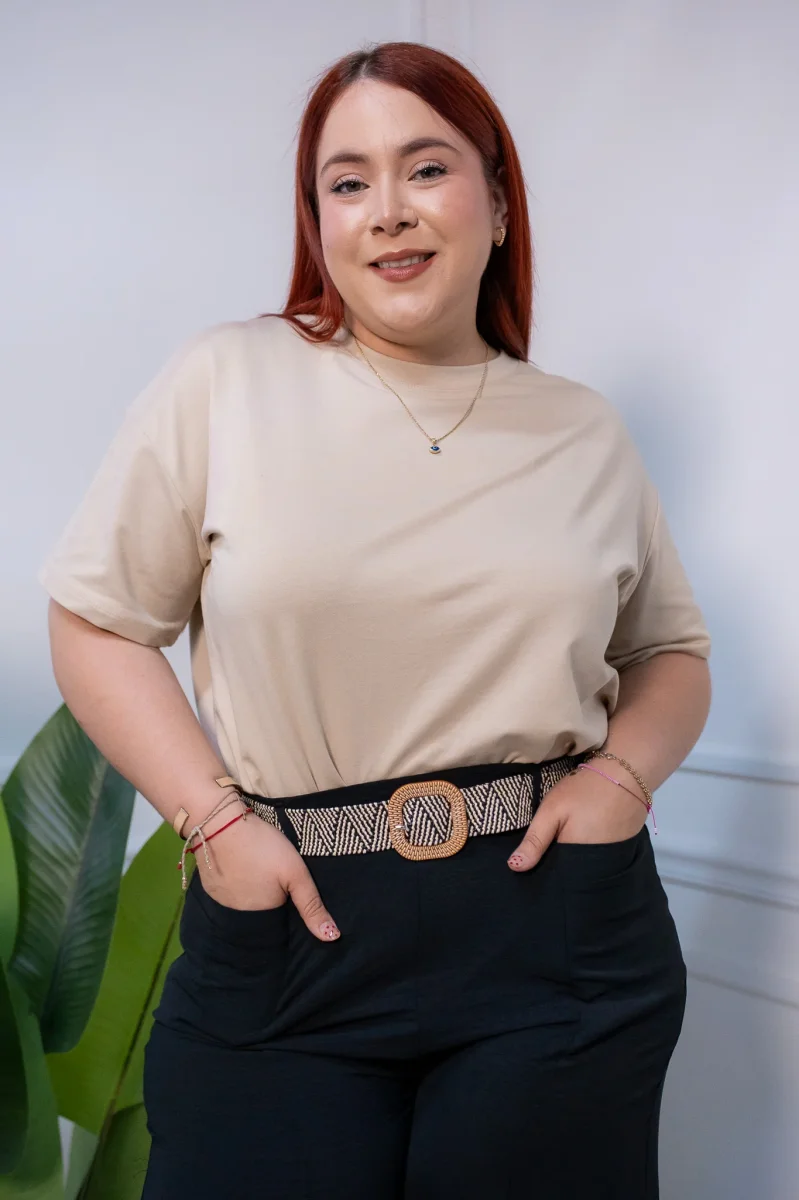 Playera Curvy Oversize Algodón Stretch Beige y Rojo Casual - Imagen 8