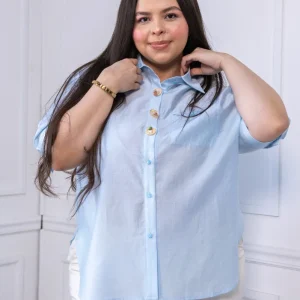 Camisa Curvy Lisa con Botones Azul Versátil Profesional