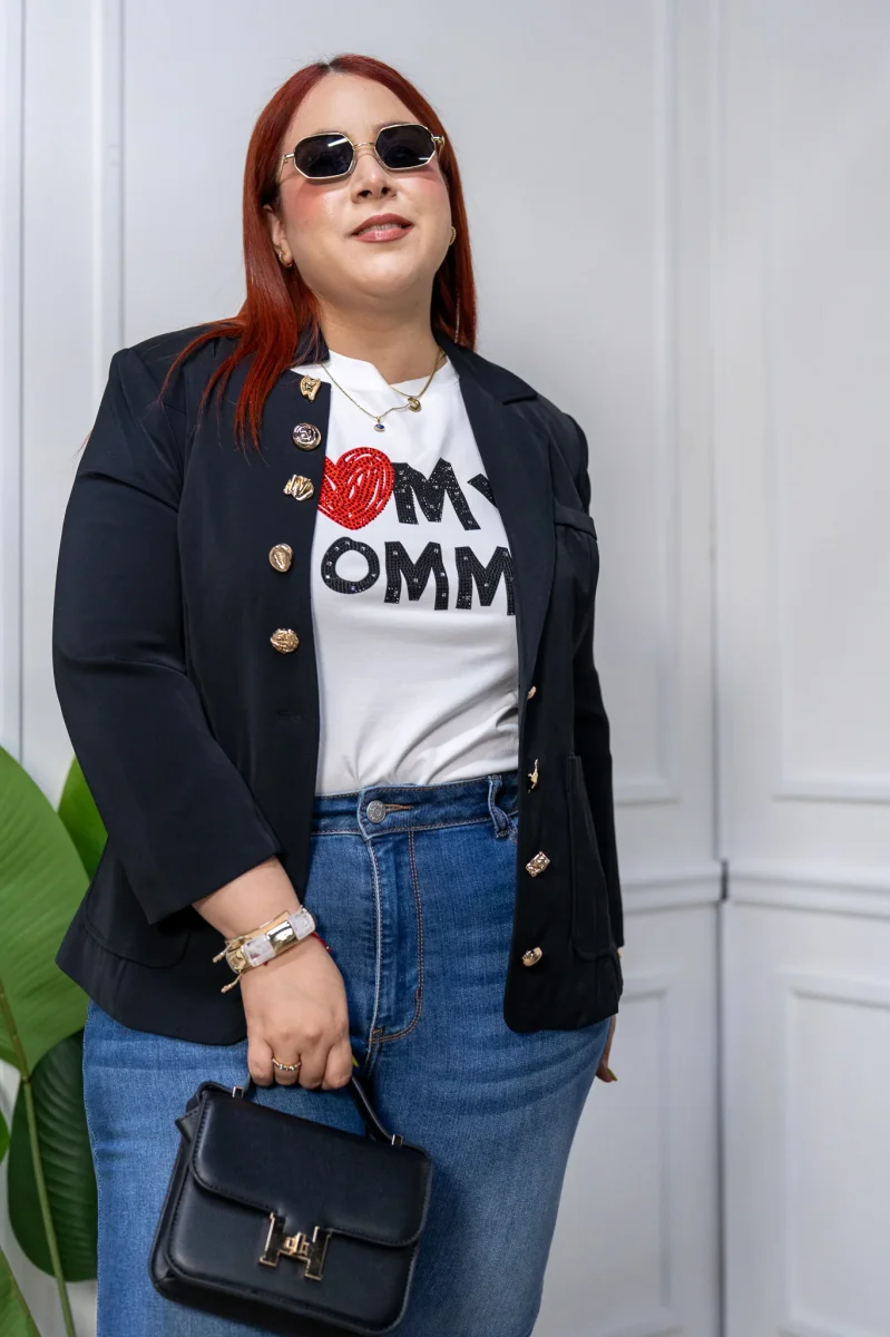 Playera Curvy I Love Mom con Brillos Blanca Regalo Mamá - Imagen 8