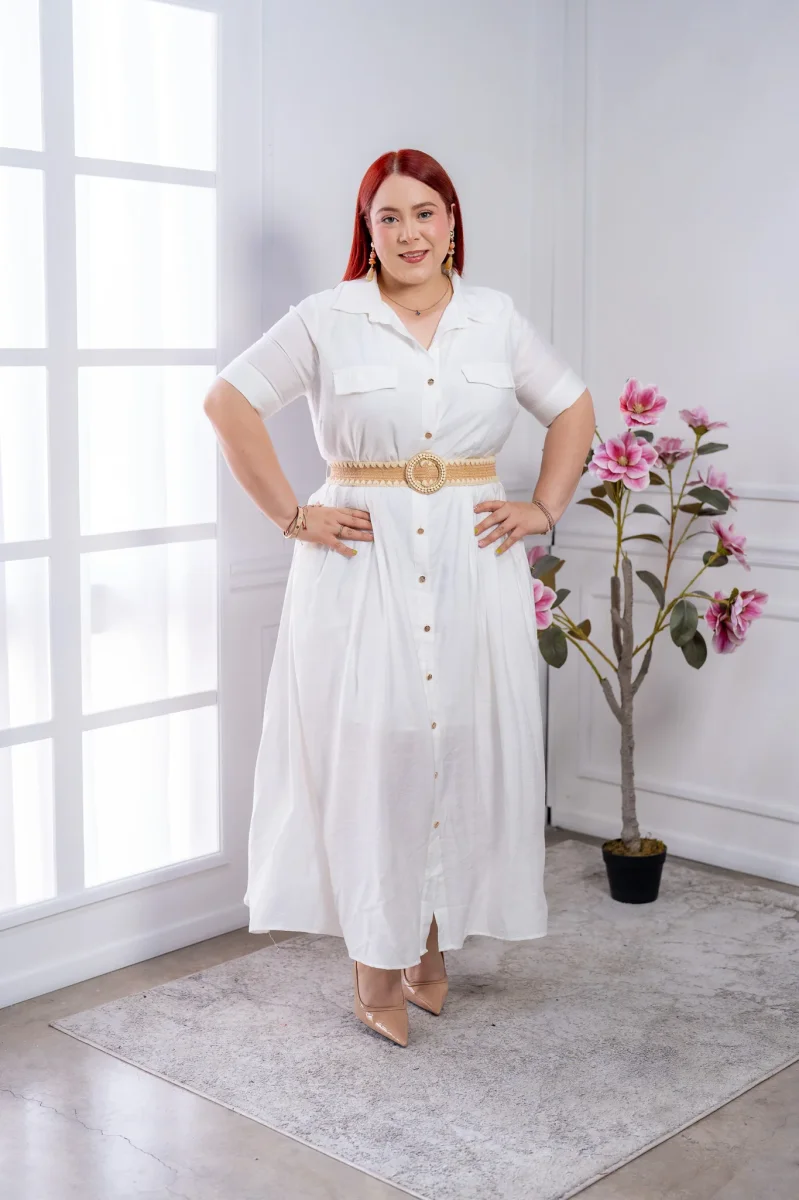 Vestido Maxi Camisero Curvy Blanco con Botones y Cinturón de Paja - Imagen 4