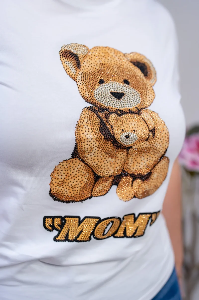 Playera Curvy Blanca MOM con Osito de Pedrería y Aplicaciones - Imagen 5