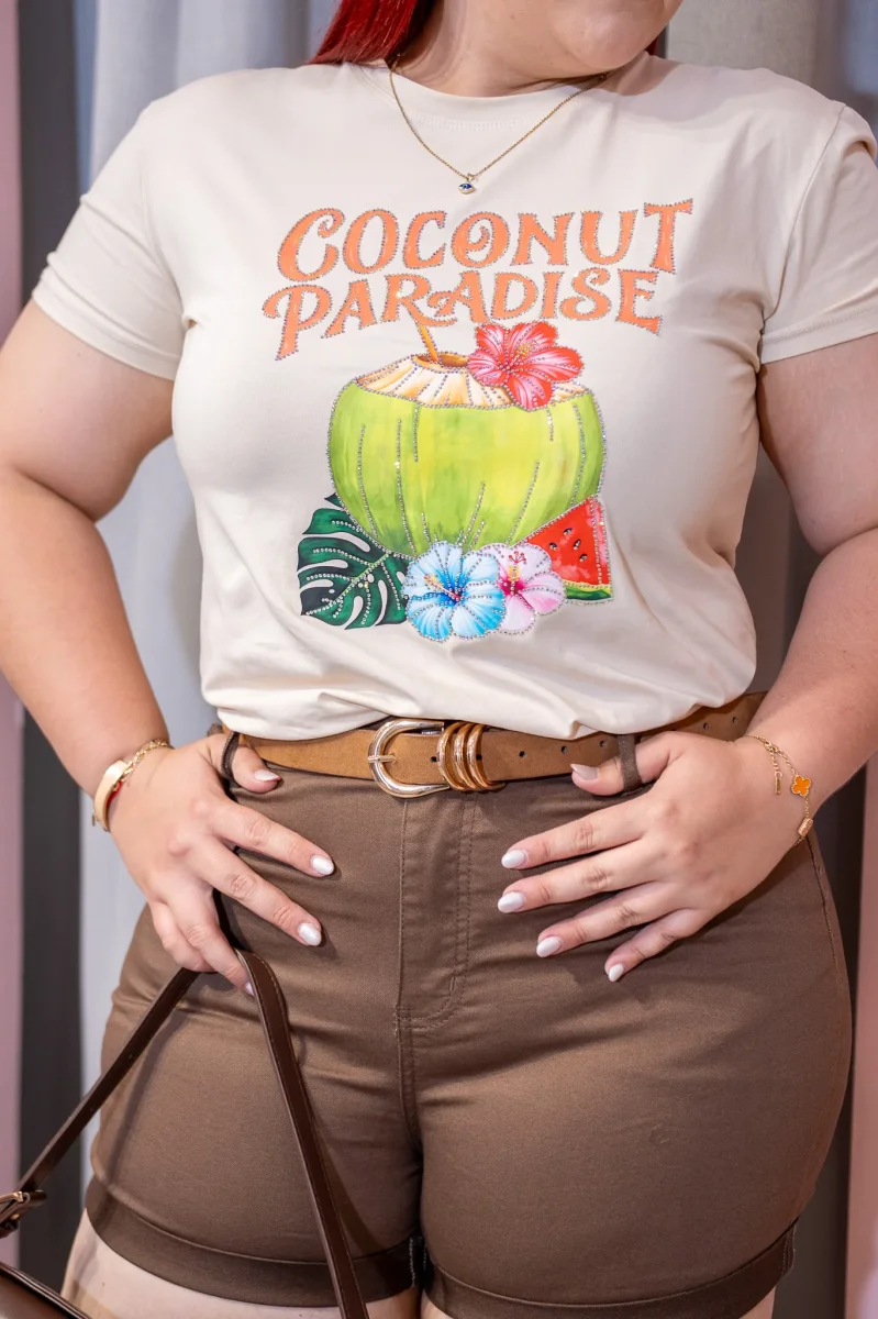 Playera Curvy Estampada Coconut Paradise Beige Algodon Stretch - Imagen 5