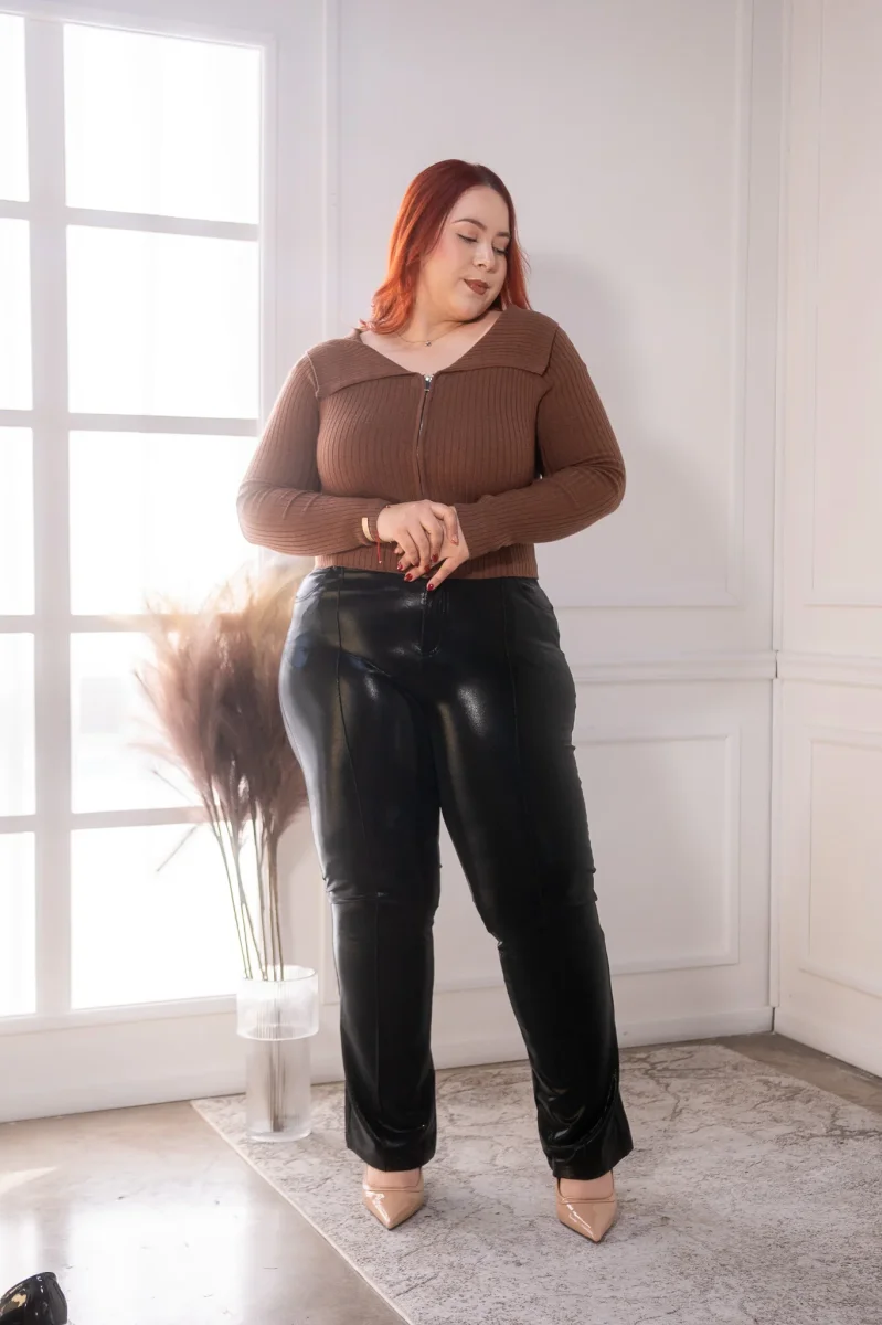 Pantalon campana cuero textura - Imagen 2