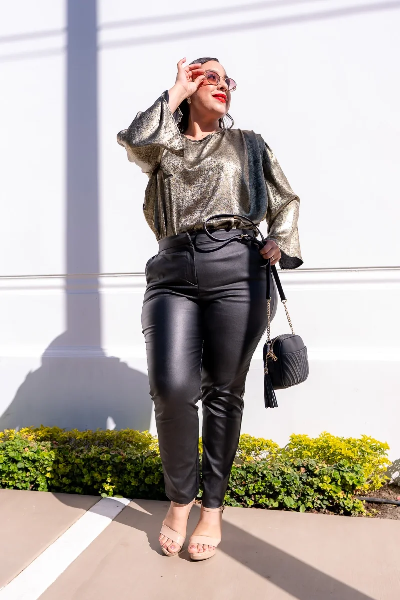 Blusa Metálica Dorada Plus Size para Mujer - Imagen 5