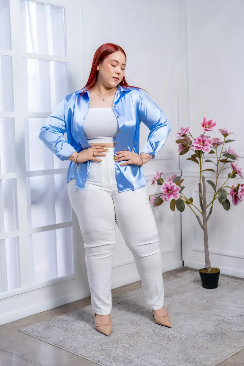 Camisa de Satín Curvy Azul Brillante | Blusa Elegante Tallas Extras - Imagen 7
