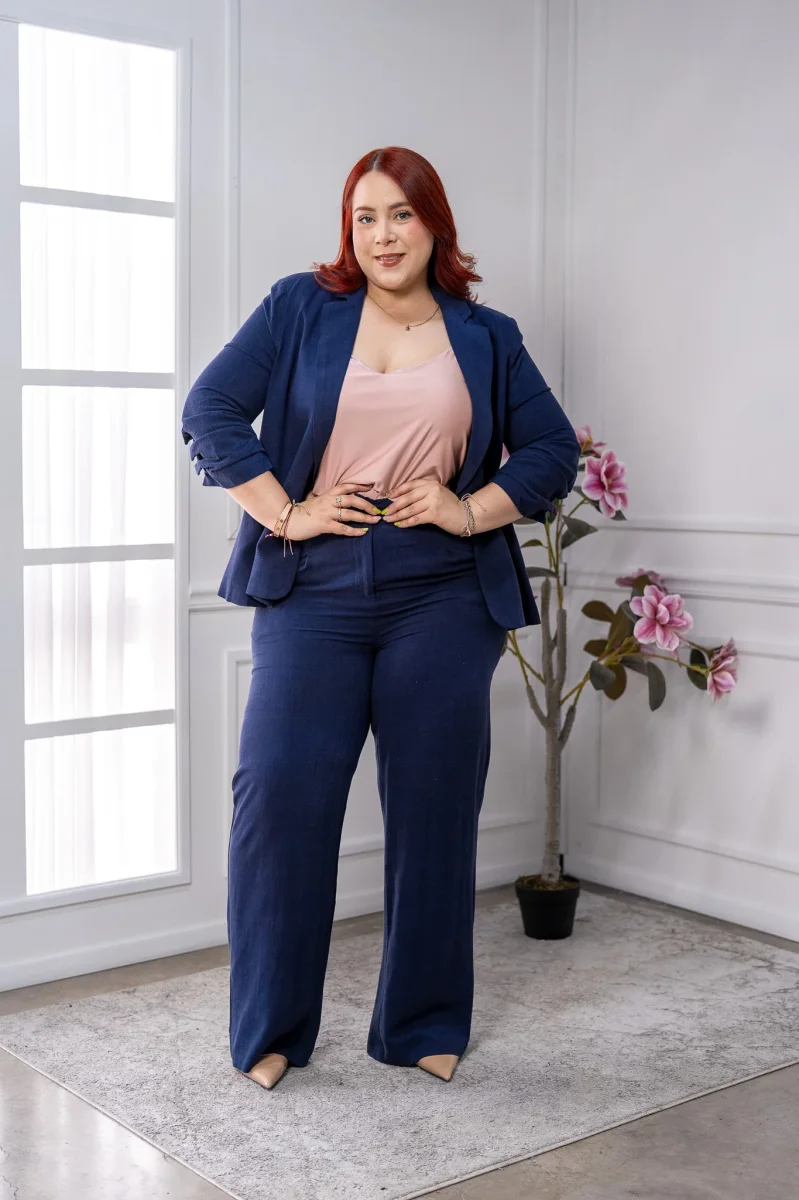 Blusa Curvy Tirantes Satín Rosa Brillo Sutil Femenina - Imagen 4