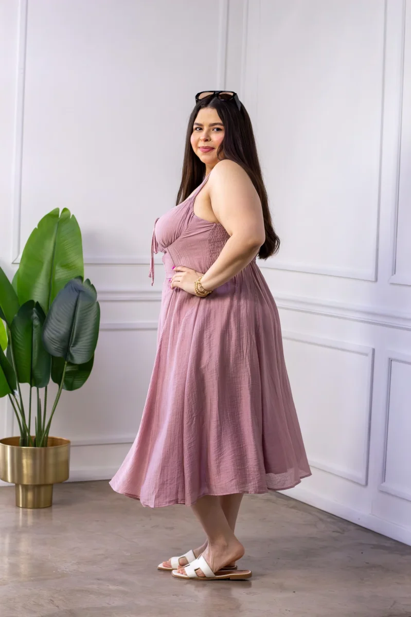 Vestido Curvy Midi Rosa Palo Tirantes Lazo Frente - Imagen 7
