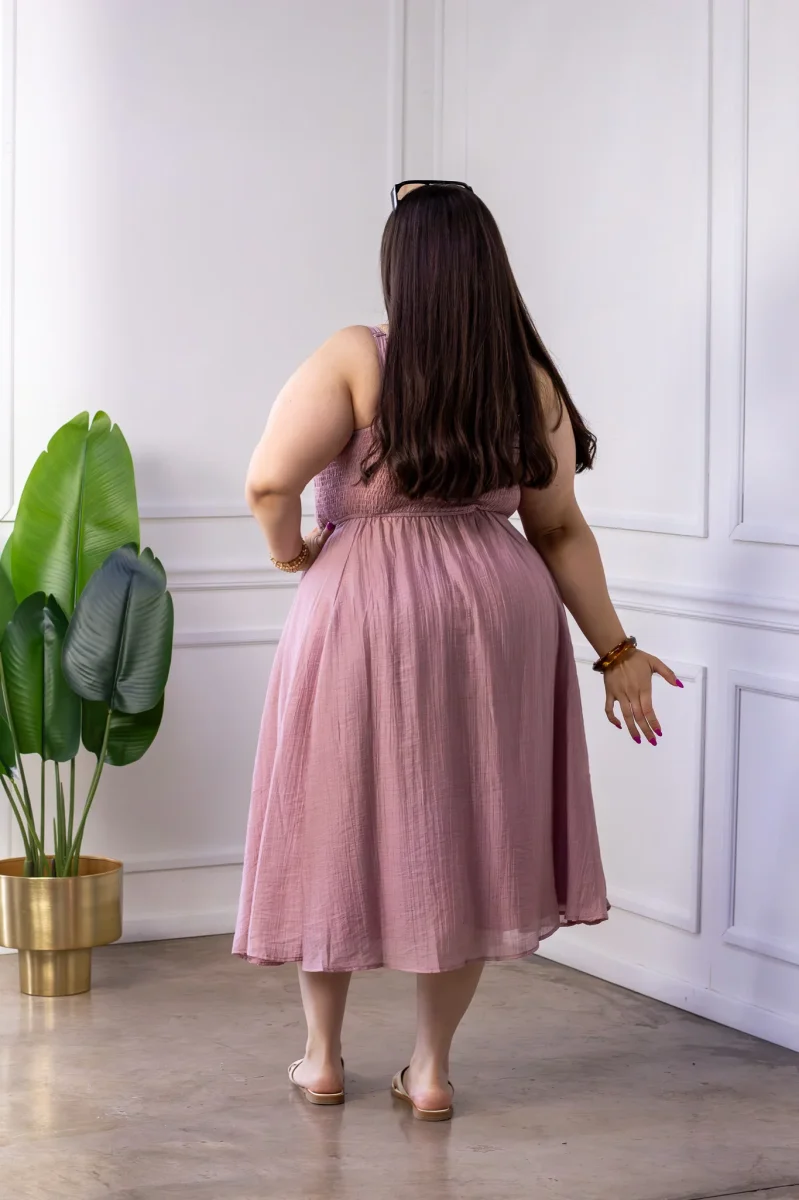Vestido Curvy Midi Rosa Palo Tirantes Lazo Frente - Imagen 8
