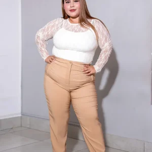 Blusa Curvy Encaje Floral Translúcida Manga Larga Beige