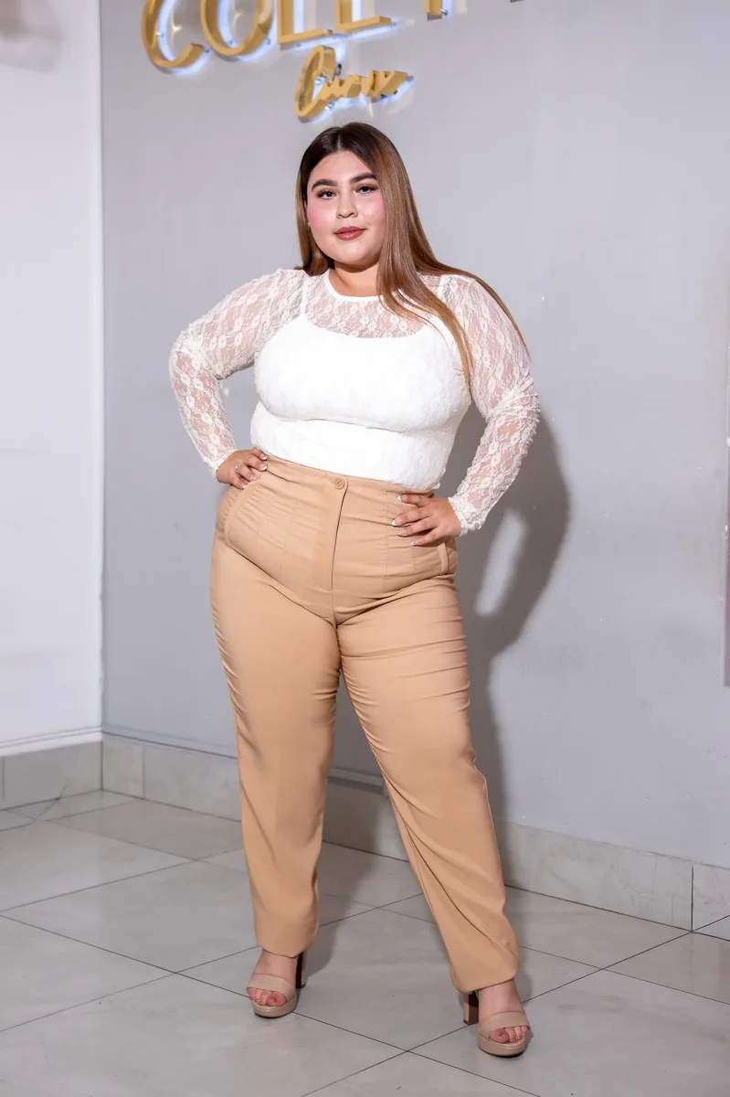 Blusa Curvy Encaje Floral Translúcida Manga Larga Beige - Imagen 2