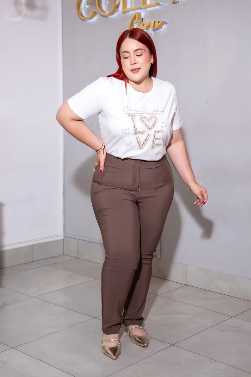 Pantalón Curvy Contemporáneo Moka Caída Fluida - Imagen 4