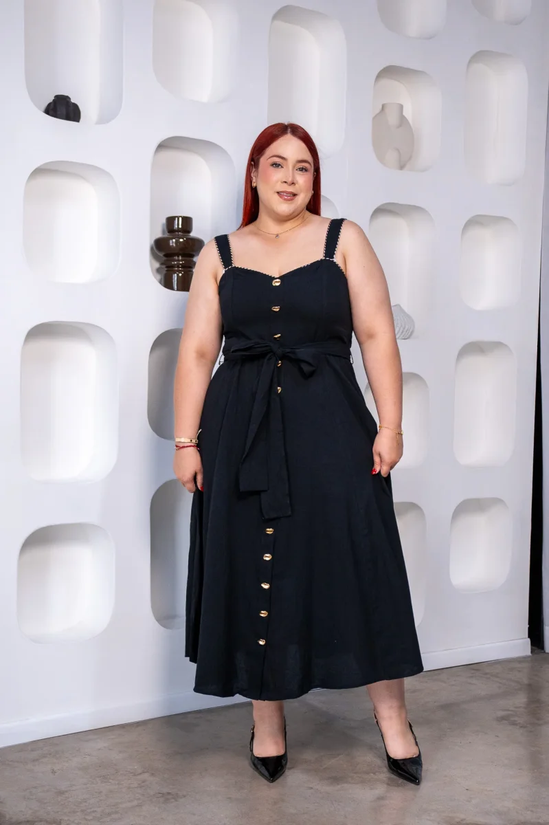 Maxi Vestido Curvy Tirantes Botones Dorados Sweetheart Negro - Imagen 4